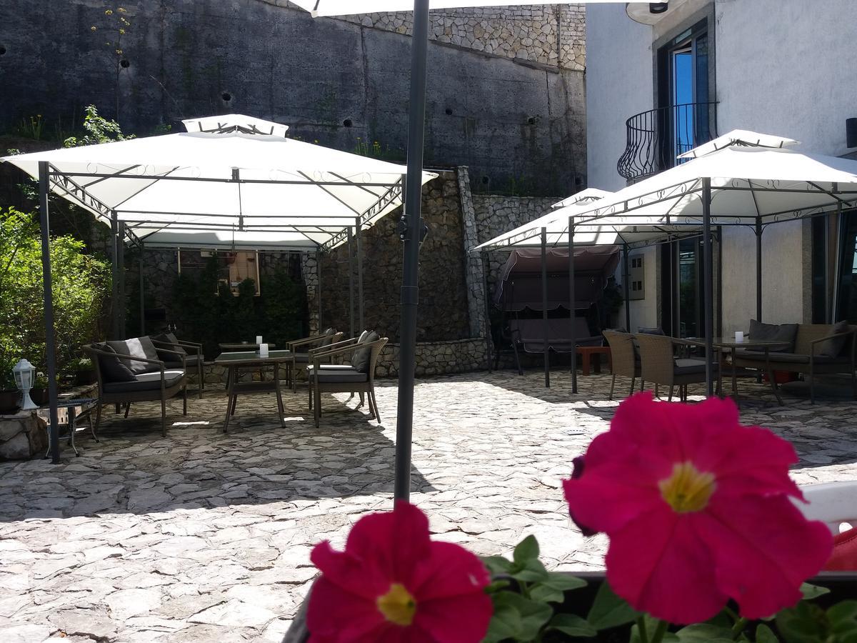 Hotel Vila Hayat Saraybosna Dış mekan fotoğraf