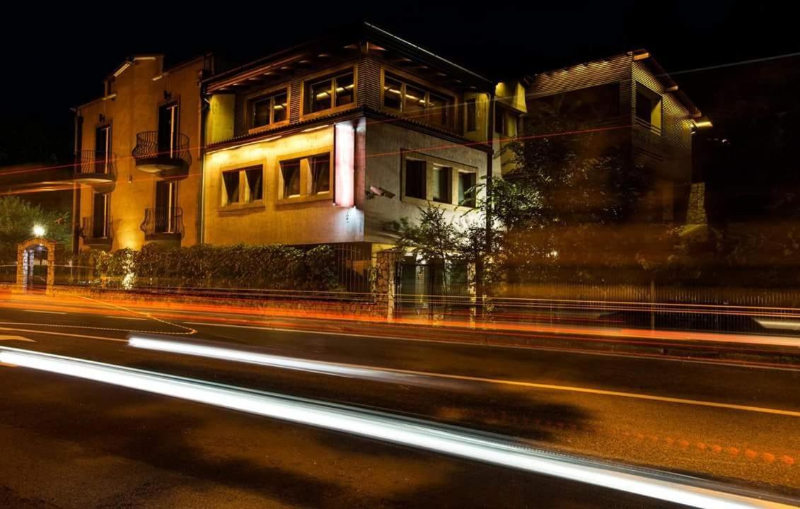 Hotel Vila Hayat Saraybosna Dış mekan fotoğraf
